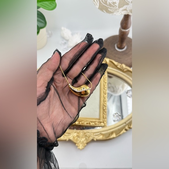 LGold Teardrop Pendant Necklace – PVD Real Gold Plated, Stainless Steel - Picture 12 of 14